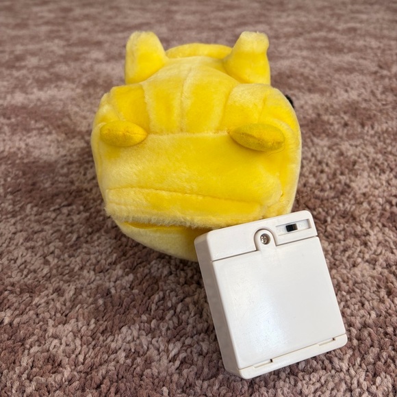 Pokemon Electronic "I Choose You Pikachu!" Plushie 1999 Nintendo Hasbro - Picture 3 of 7